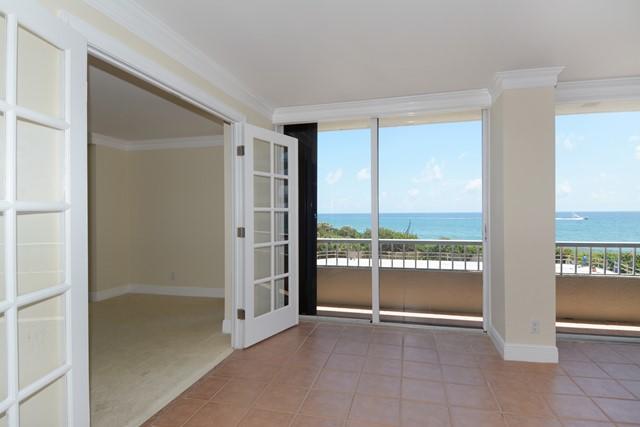 5550 North Ocean Drive, Unit 4A Riviera Beach, FL 33404 - Photo 18 of 25 17_5550NOceanDr_Unit4A_2017_HiRes