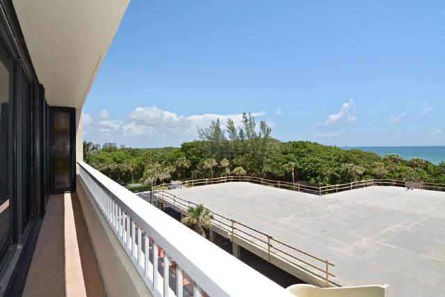 5550 North Ocean Drive, Unit 4A Riviera Beach, FL 33404 - Photo 22 of 25 21_5550NOceanDr_Unit4A_2021_HiRes