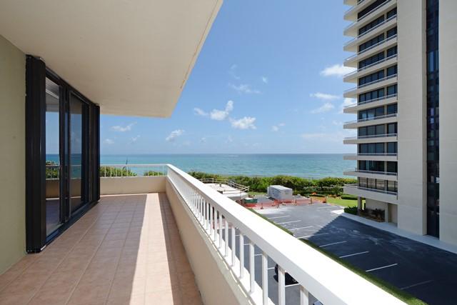 5550 North Ocean Drive, Unit 4A Riviera Beach, FL 33404 - Photo 23 of 25 22_5550NOceanDr_Unit4A_2022_HiRes