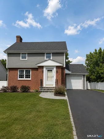 $3,800 | 560 Old Town Road, Trumbull, CT 06611