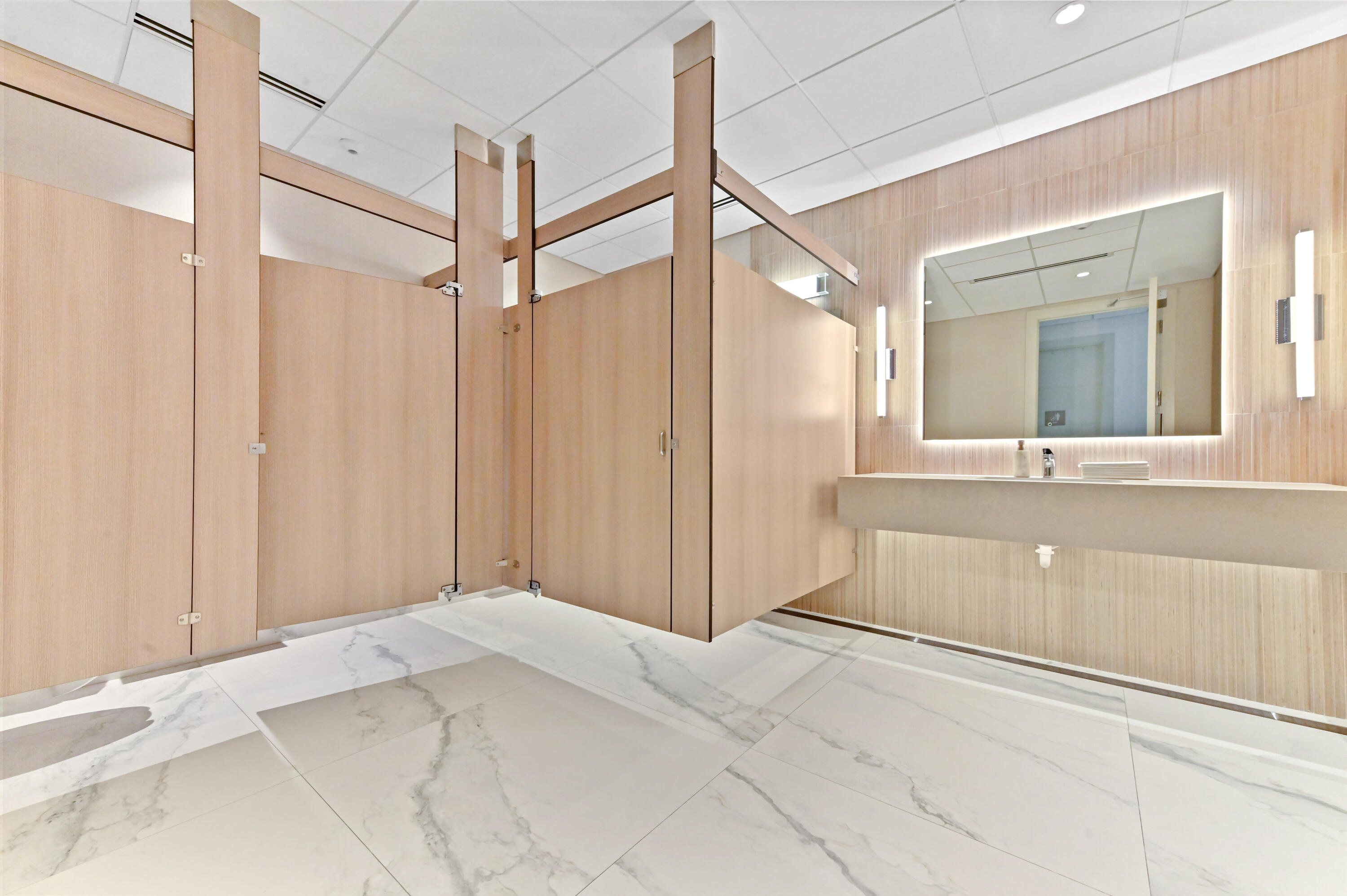2800 South Ocean Boulevard, Unit 2K Boca Raton, FL 33432 - Photo 33 of 57 Lobby Level Restrooms