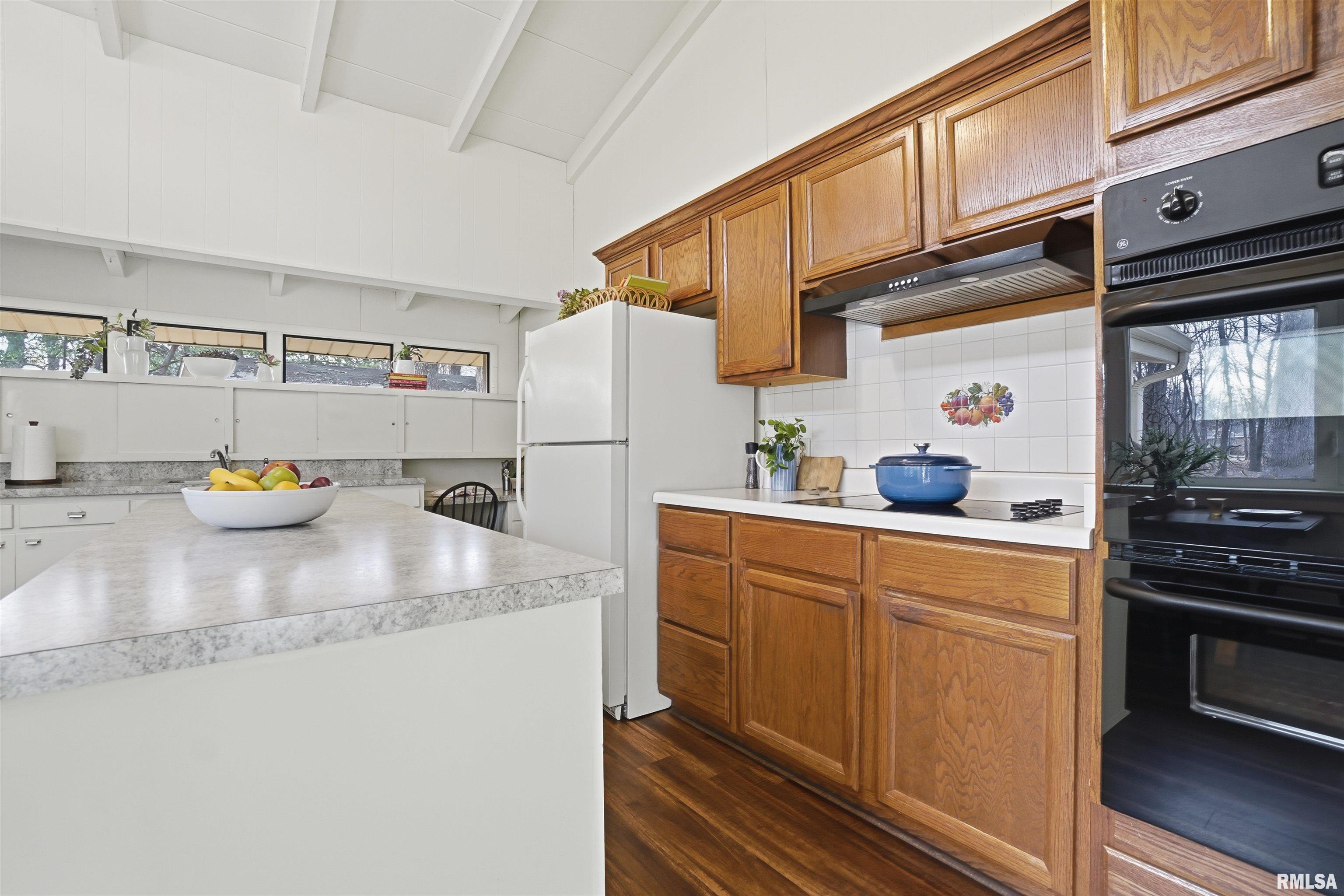 10939 North Sleepy Hollow Road Peoria, IL 61615 - Photo 10 of 33