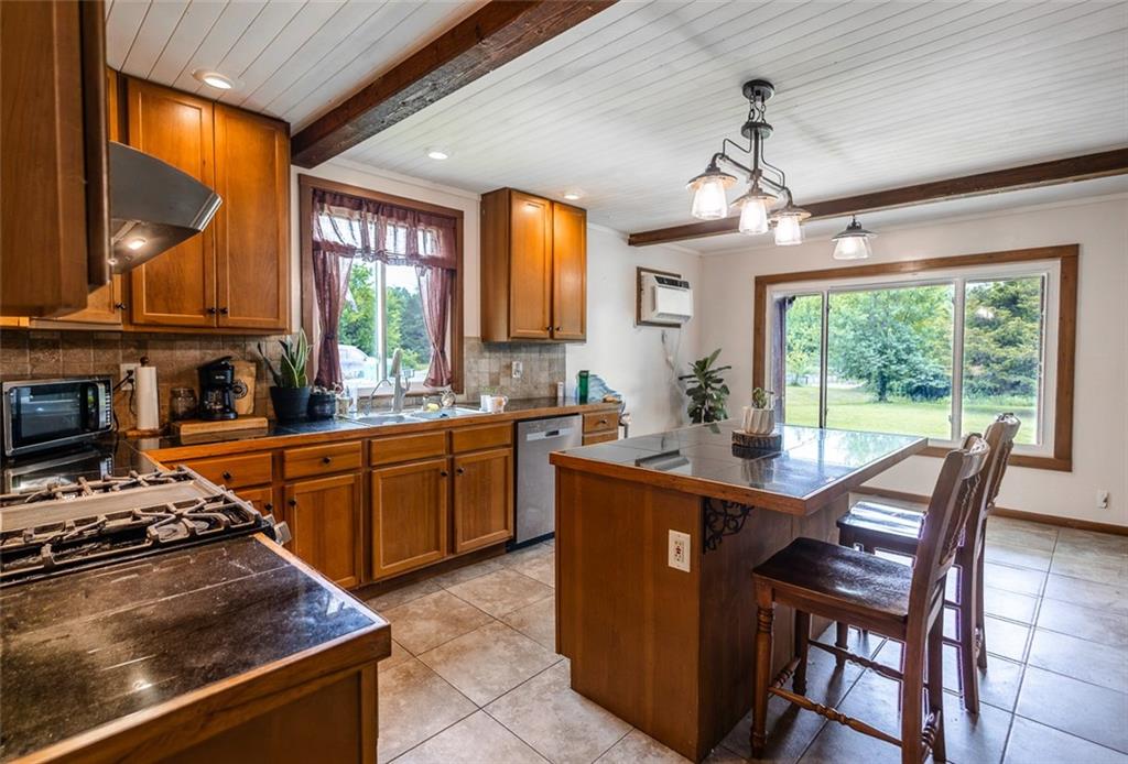 28784 East 1300th Road Garnett, KS 66032 - Photo 9 of 39