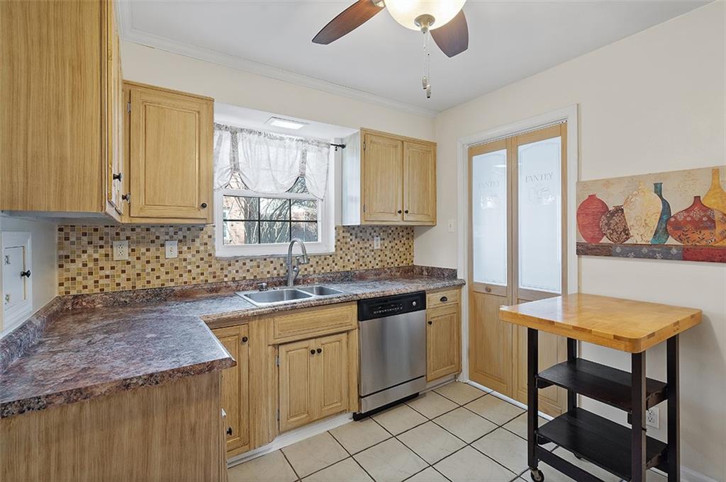 2359 Collins Road Pittsburgh, PA 15235 - Photo 11 of 25 Gallery Image 11