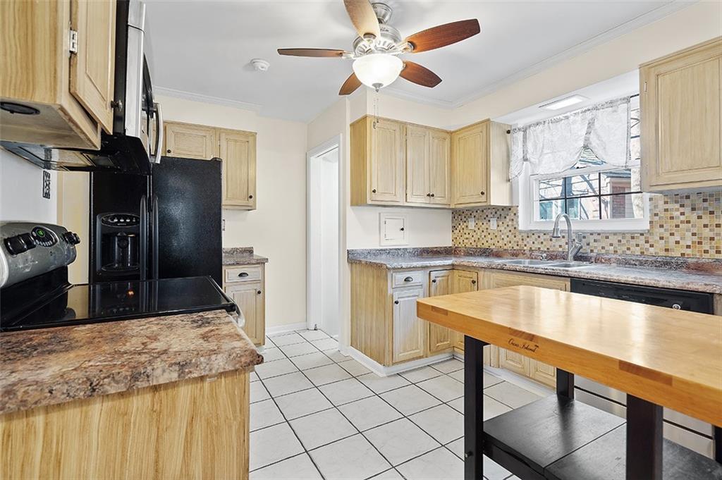 2359 Collins Road Pittsburgh, PA 15235 - Photo 14 of 25 Gallery Image 14