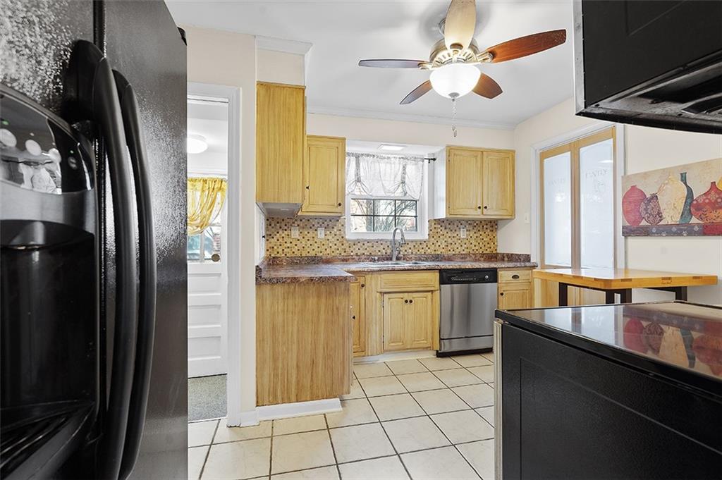 2359 Collins Road Pittsburgh, PA 15235 - Photo 9 of 25 Gallery Image 9