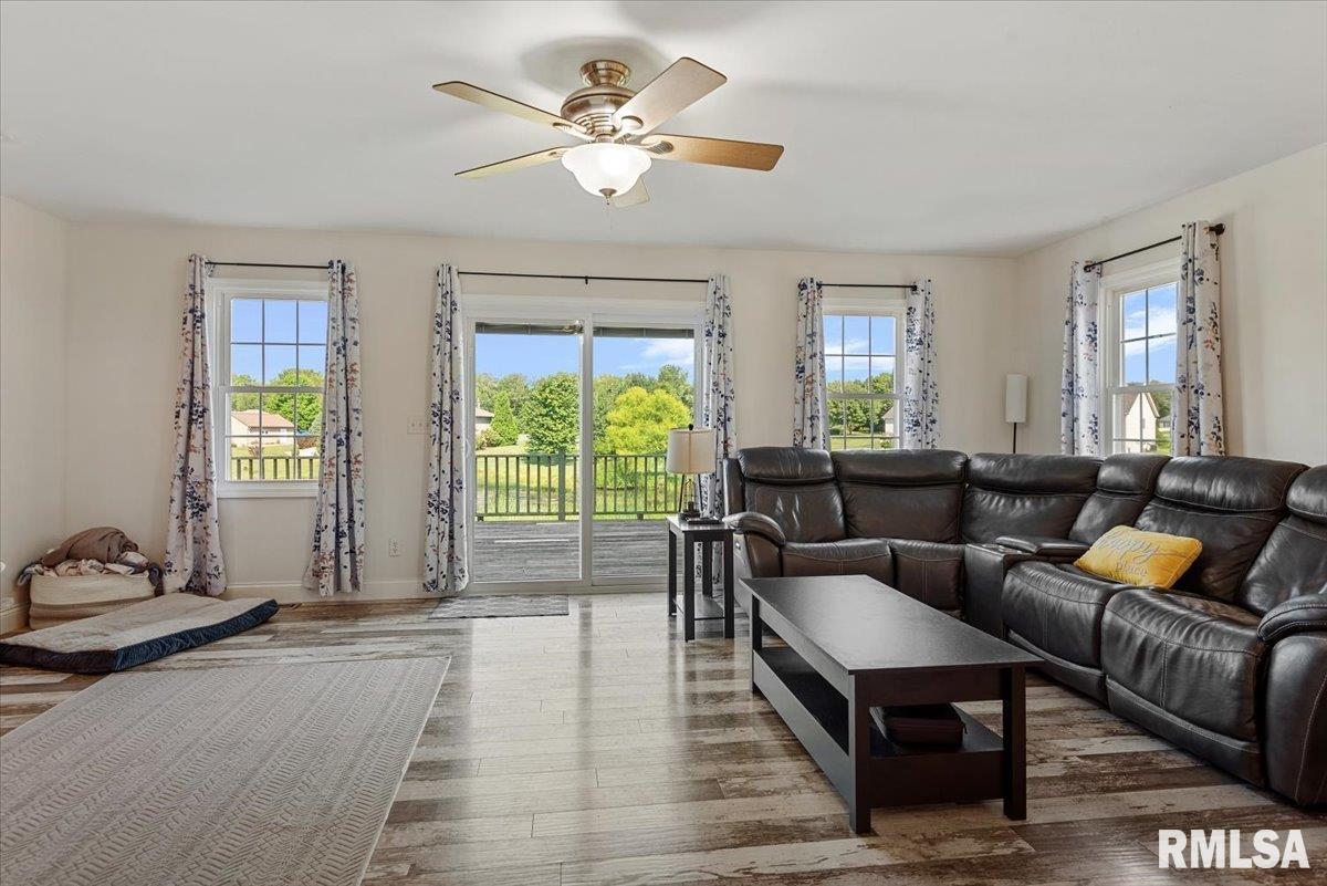 320 Timber Ridge Road Mechanicsburg, IL 62545 - Photo 7 of 57 Gallery Image 7