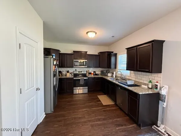 $2,000 | 201 Dairyfarm Road, Jacksonville, NC 28546