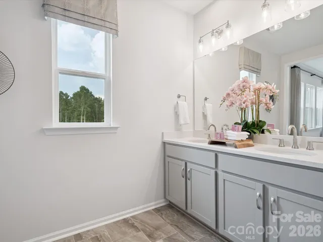 a view of room with lounge chair