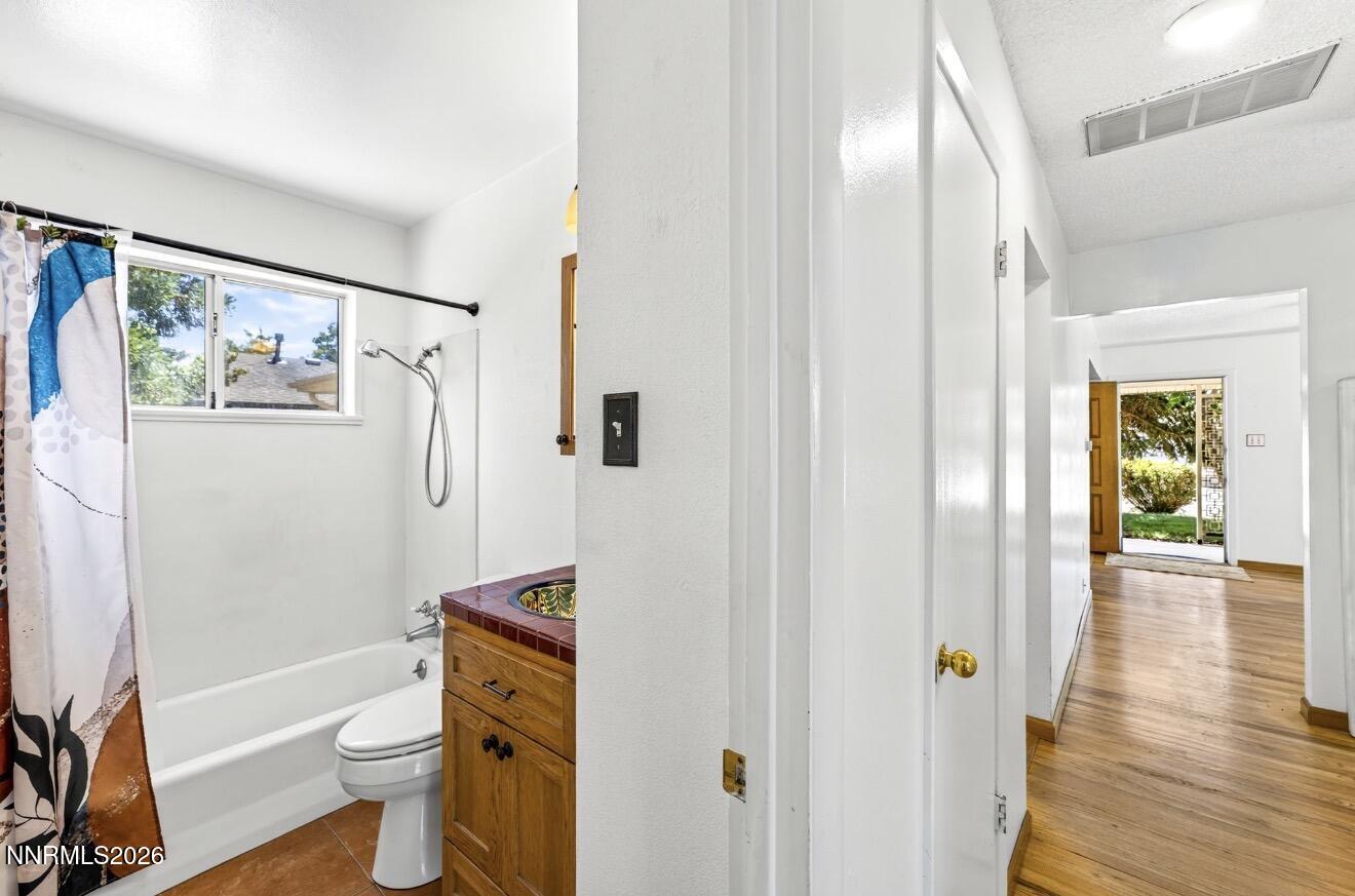 1055 Curti Drive Reno, NV 89502 - Photo 20 of 23 IMG_1677
