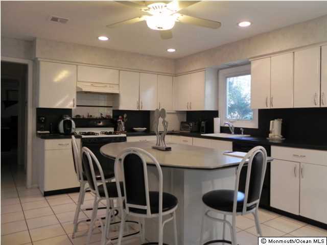 19 Tuppence Road Manalapan, NJ 07726 - Photo 10 of 18 Additional Photo