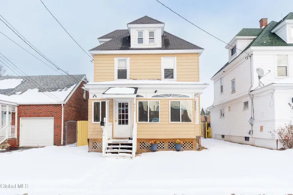 $235,000 | 969 Vischer Avenue, Rotterdam, NY 12306