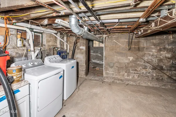 $235,000 | 969 Vischer Avenue, Rotterdam, NY 12306