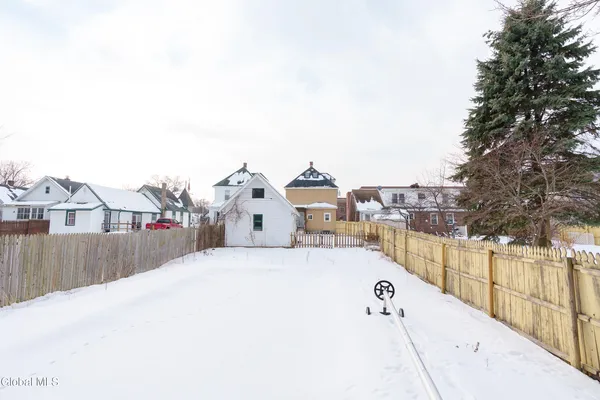 $235,000 | 969 Vischer Avenue, Rotterdam, NY 12306