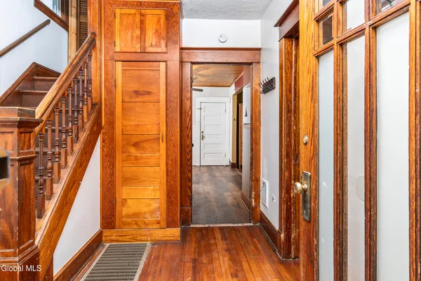 $235,000 | 969 Vischer Avenue, Rotterdam, NY 12306