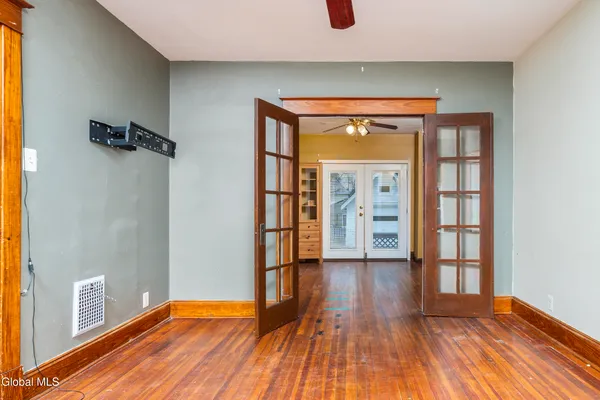 $235,000 | 969 Vischer Avenue, Rotterdam, NY 12306