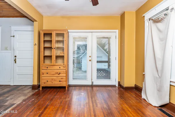 $235,000 | 969 Vischer Avenue, Rotterdam, NY 12306