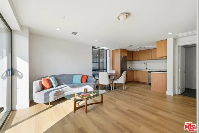 $4,590 | 1822 Overland Avenue, Unit 101, Los Angeles, CA 90025