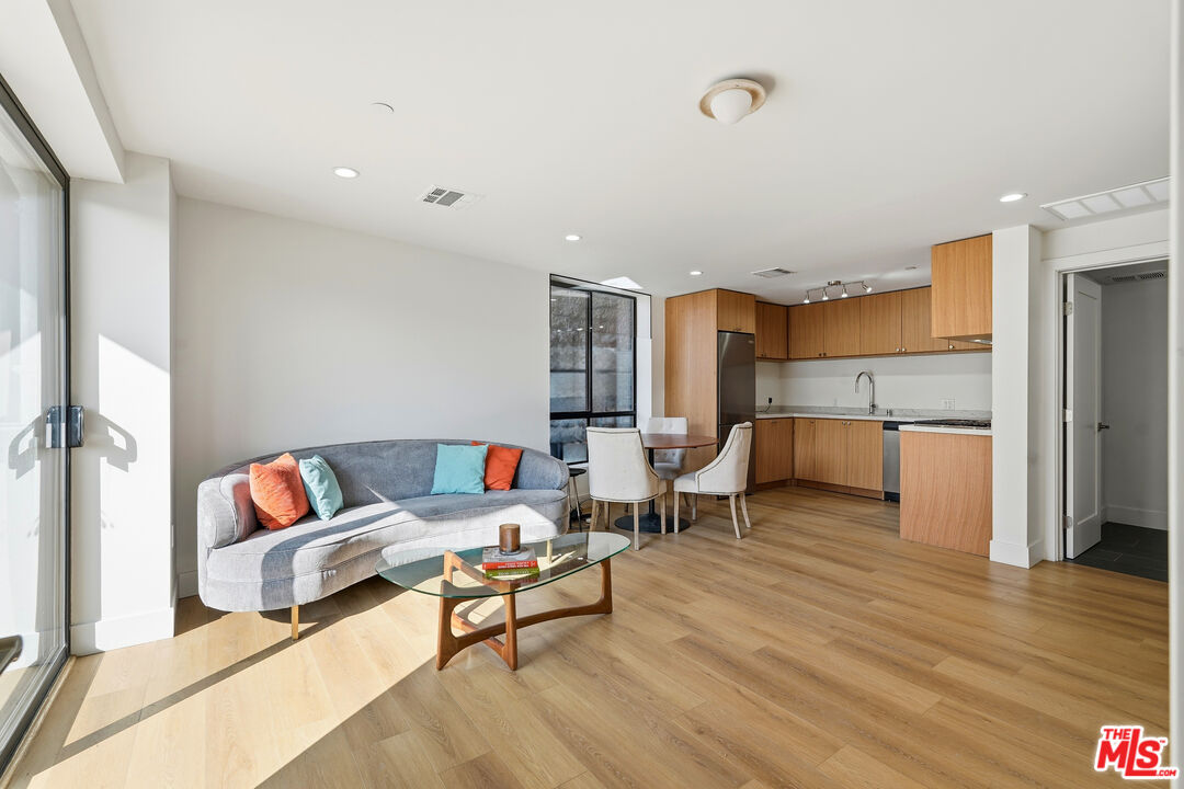 1822 Overland Avenue, Unit 101 Los Angeles, CA 90025 - Photo 1 of 14