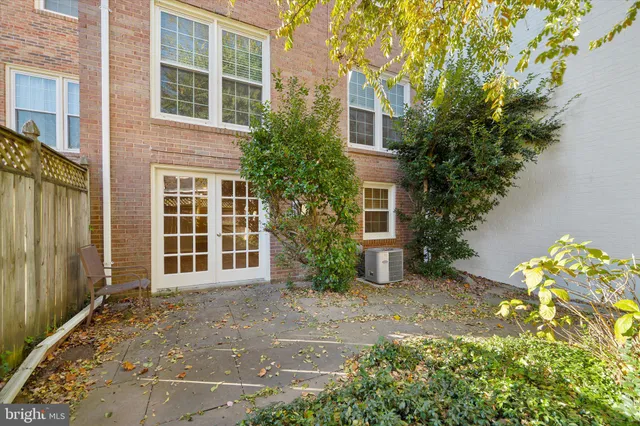 $3,100 | 3221 Adams Court, Fairfax, VA 22030