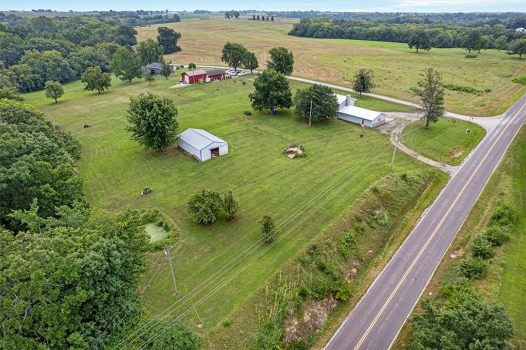6527 Southeast Smith Road Cameron, MO 64429 - Photo 21 of 48