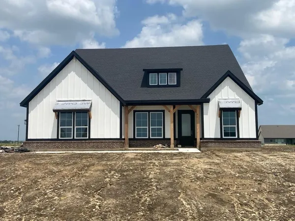 $573,700 | 86 County Road 200, Valley View, TX 76272