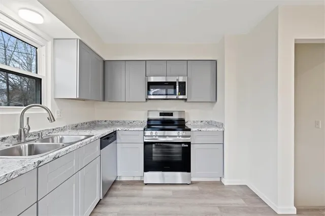 $350,000 | 801 South Grant Street, Olathe, KS 66061