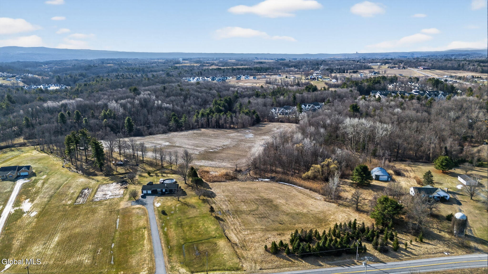 264 Upper Newtown Road Halfmoon, NY 12118 - Photo 4 of 6 22-web-or-mls-264-upper-newtown-rd