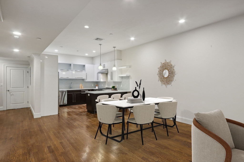 1471 Beacon Street, Unit 2 Brookline, MA 02446 - Photo 3 of 20