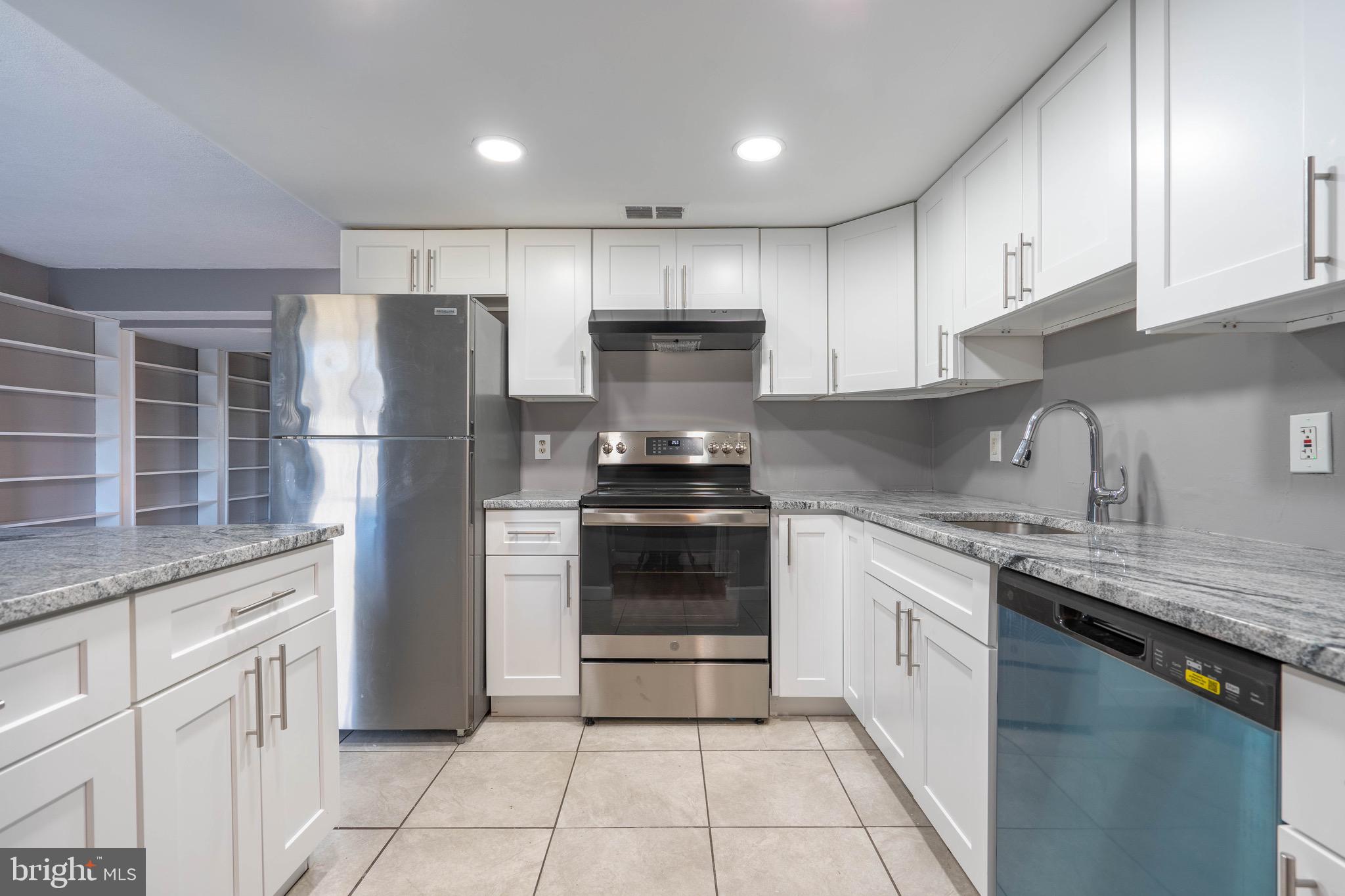 21 Milstone Court Sicklerville, NJ 08081 - Photo 8 of 37