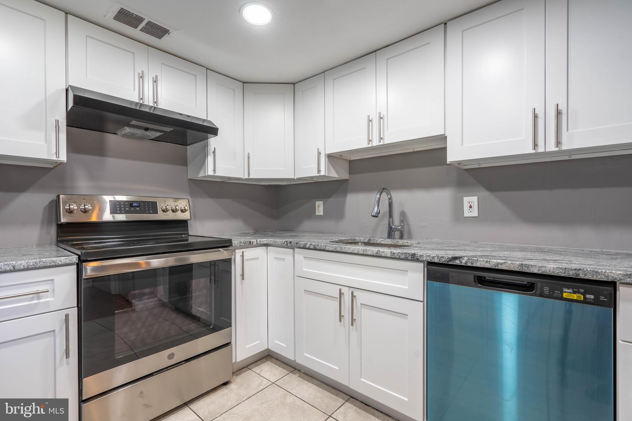 21 Milstone Court Sicklerville, NJ 08081 - Photo 9 of 37