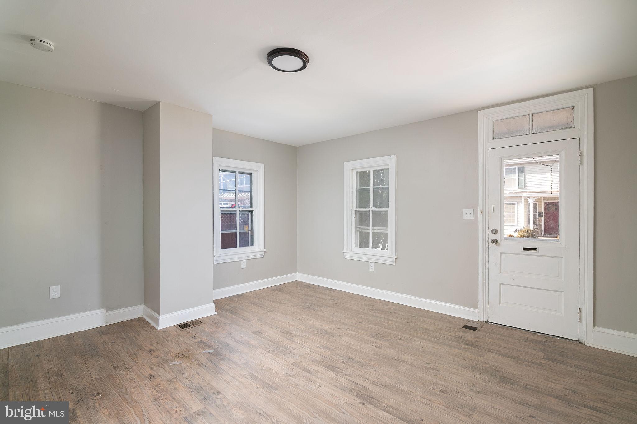 20 Mercer Street Hamilton, NJ 08690 - Photo 2 of 13