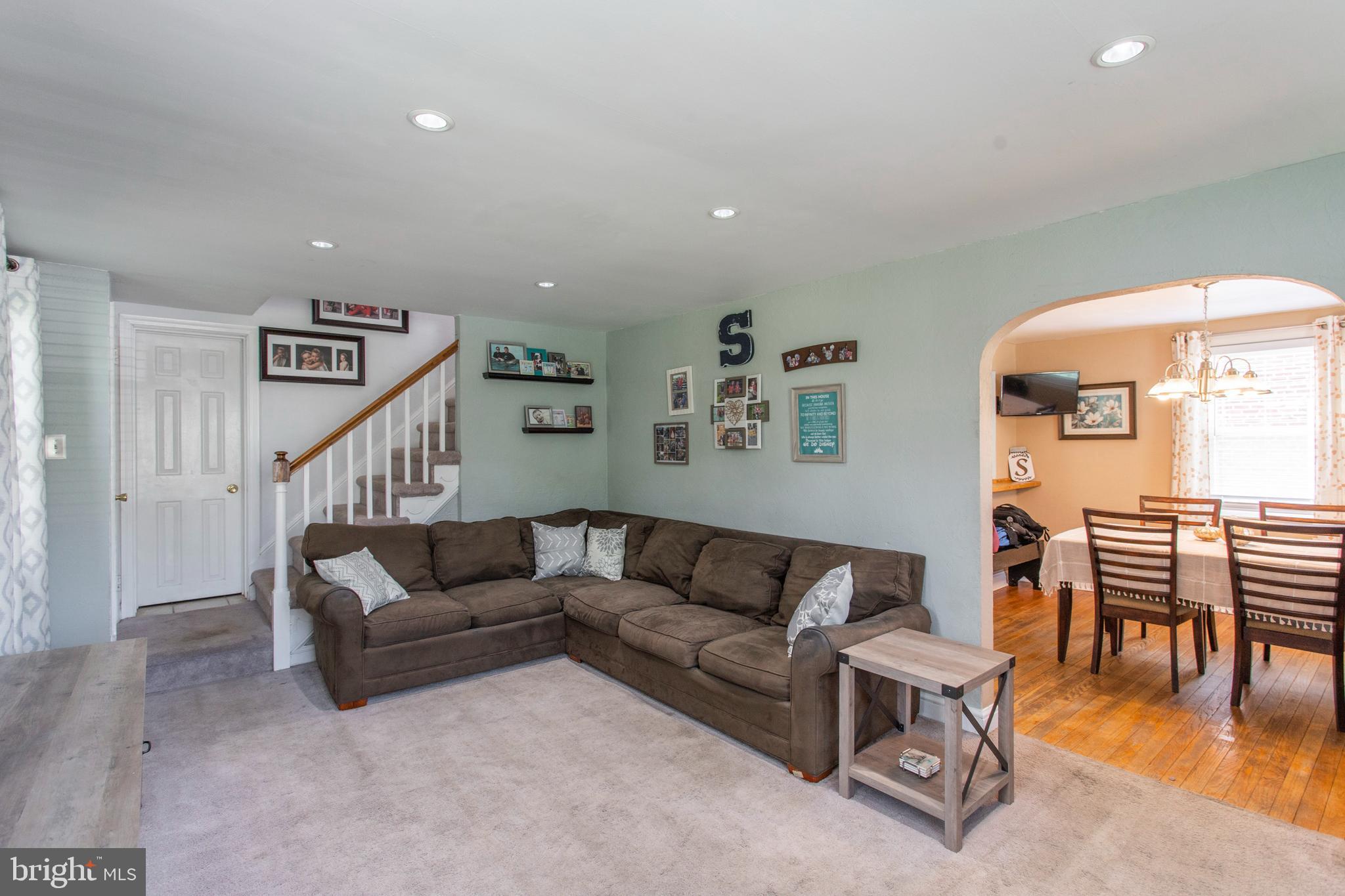 376 Shaw Road Ridley Park, PA 19078 - Photo 4 of 25 Living Room