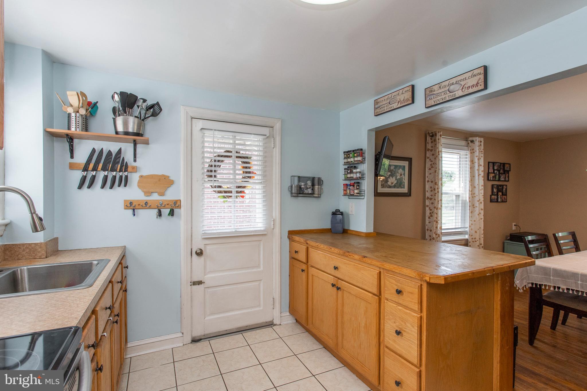 376 Shaw Road Ridley Park, PA 19078 - Photo 10 of 25 Kitchen