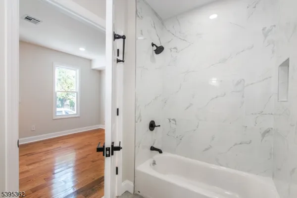 $2,600 | 26 Washington Street, Unit 1, Montclair, NJ 07042