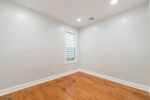 $2,600 | 26 Washington Street, Unit 1, Montclair, NJ 07042