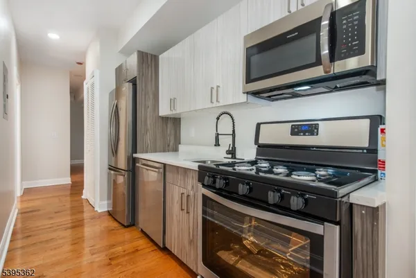 $2,600 | 26 Washington Street, Unit 1, Montclair, NJ 07042
