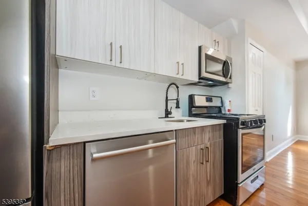 $2,600 | 26 Washington Street, Unit 1, Montclair, NJ 07042