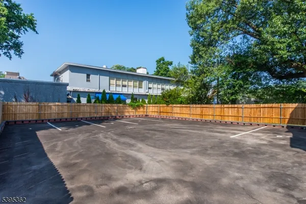 $2,600 | 26 Washington Street, Unit 1, Montclair, NJ 07042