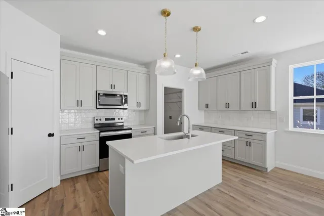 $369,900 | 308 Poplar Drive, Greer, SC 29651