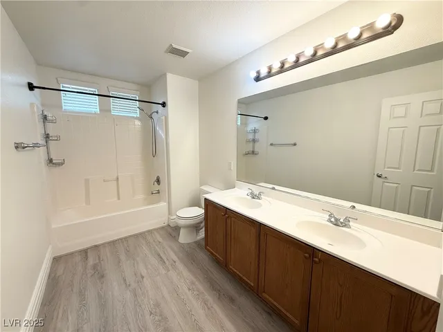 $2,300 | 9748 Waukegan Avenue, Las Vegas, NV 89148