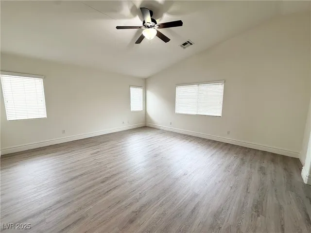 $2,300 | 9748 Waukegan Avenue, Las Vegas, NV 89148