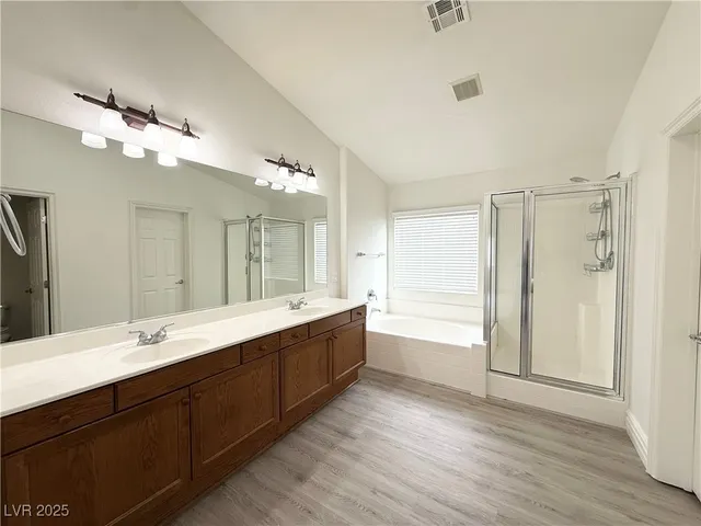 $2,300 | 9748 Waukegan Avenue, Las Vegas, NV 89148