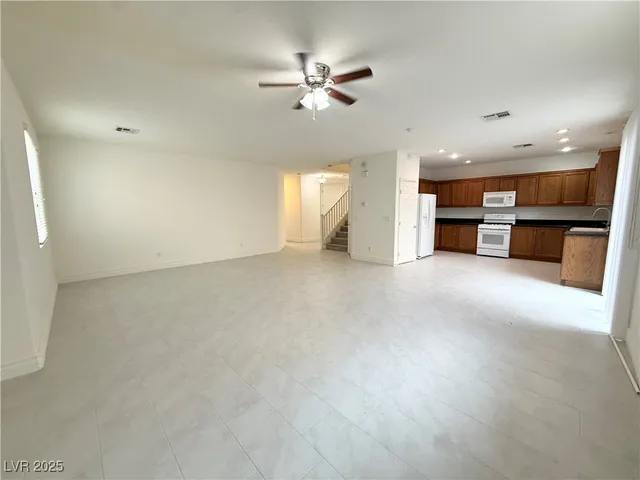 $2,300 | 9748 Waukegan Avenue, Las Vegas, NV 89148