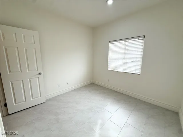 $2,300 | 9748 Waukegan Avenue, Las Vegas, NV 89148