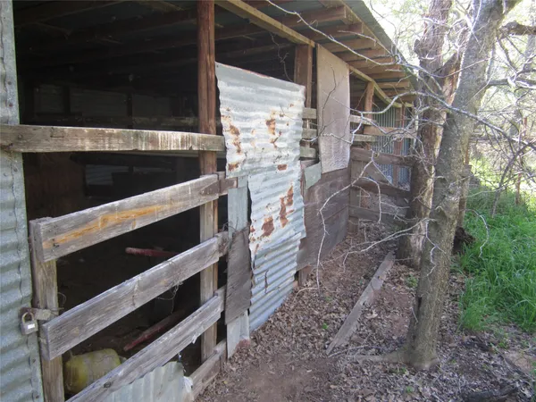 a view of an outdoor space