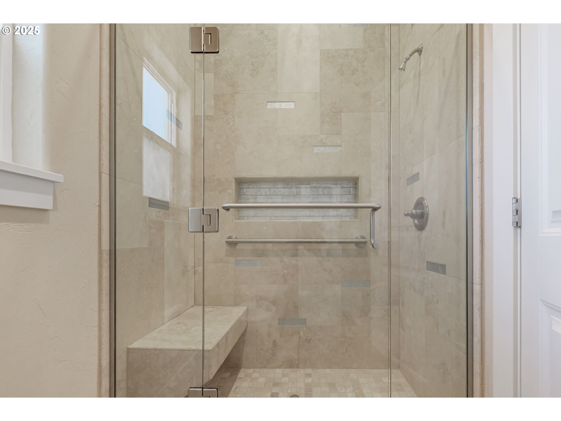 2291 Clear Vue Lane Springfield, OR 97477 - Photo 30 of 48 Attached Bathroom #1
