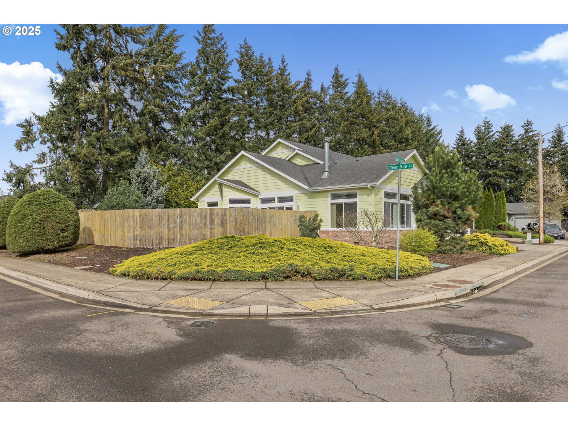2291 Clear Vue Lane Springfield, OR 97477 - Photo 3 of 48 Gallery Image 3
