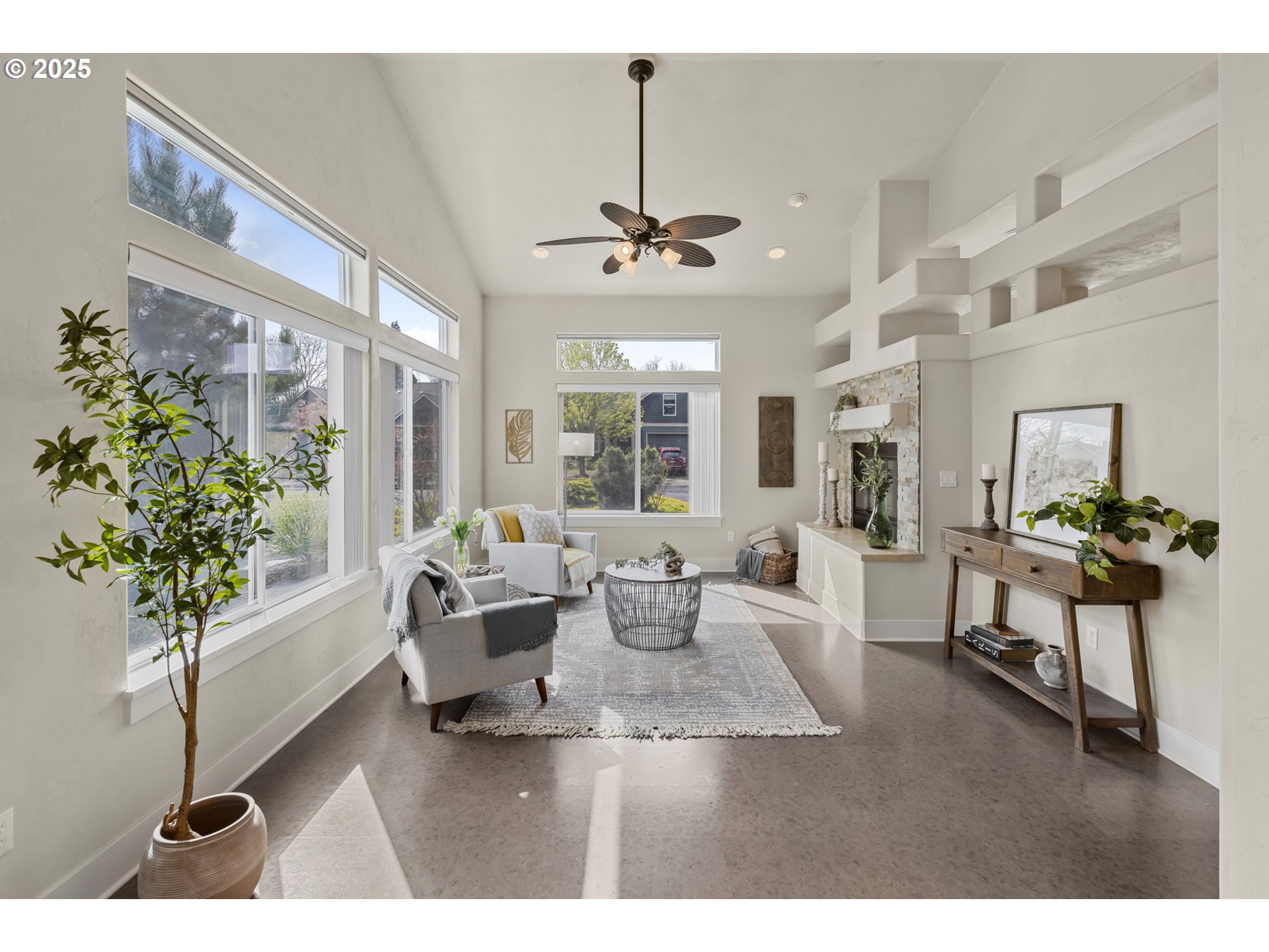 2291 Clear Vue Lane Springfield, OR 97477 - Photo 6 of 48 Living Room