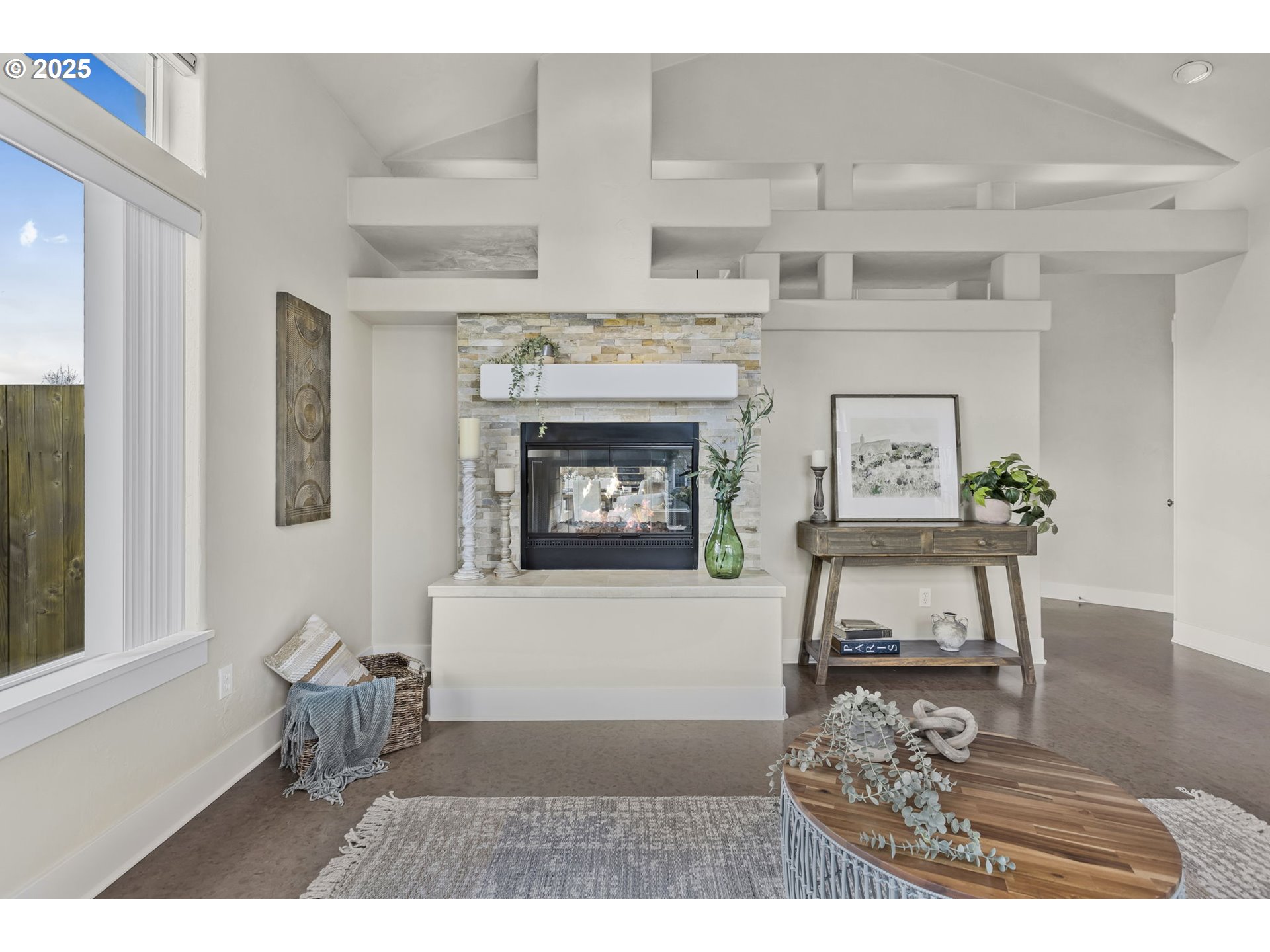 2291 Clear Vue Lane Springfield, OR 97477 - Photo 8 of 48 Living Room